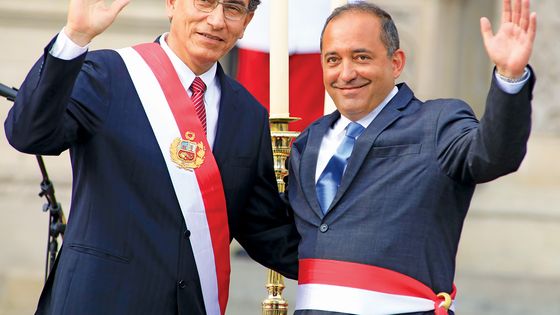 Perus Präsident Martín Vizcarra (l.) stellte die Vertrauensfrage. (Foto: Flickr/Ministerio de la Producción)