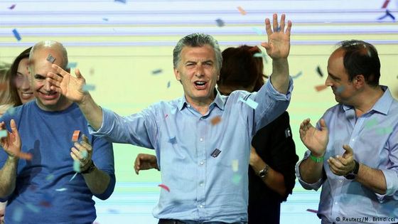 Bei den Parlamentswahlen in Argentinien gewinnt die konservative Regierungskoalition Fraktionssitze im Parlament dazu. Foto: Reuters/M. Brindicci 