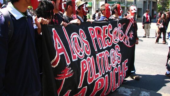 Protest der Mapuche - immer wieder geht die Polizei mit Gewalt dagegen vor. Foto: David Suazo Quintana, CC BY-NC 2.0 (Zuschnitt)