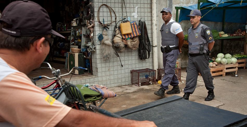 Lateinamerika Brasilien Polizei Favela Adveniat