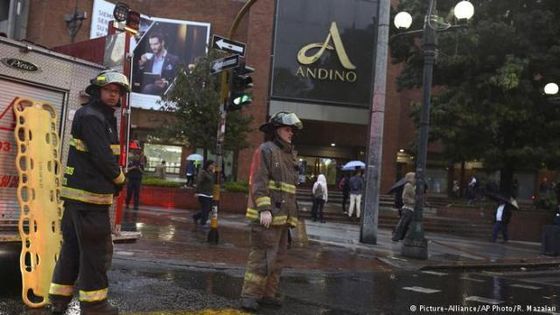 Nach der Explosion im oberen Stockwerk wurde das Einkaufszentrum "Andino" in Kolumbiens Hauptstadt Bogota evakuiert.