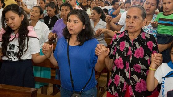 Dankgottesdienst in San Salvador anlässlich der Seligsprechung Oscar Romeros. Foto: Adveniat/Pohl