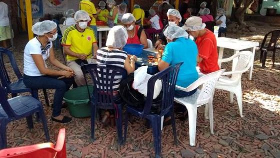 Seit drei Monaten öffnet die "Casa de Paso Divina Providencia" täglich ihre Pforten und hat bereits mehr als 155.000 Mahlzeiten an Bedürftige ausgegeben. Foto: Diözese Cucutá, Facebook