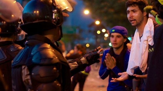 Bei Protesten am Abend des 15. Februar 2014 in Caracas wurde auch das Militär gegen die Demonstranten eingesetzt. Foto: Flickr/andresAzp, CC-BY-NC-ND 2.0.