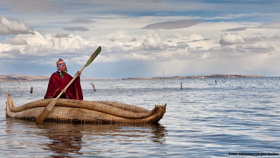 Der Titicaca-See liegt auf der Altiplano-Hochebene in den Andenz wischen Peru und Bolivien. Der peruanische Filmemacher Heeder Soto hat dem See eine Dokumentation gewidmet. Symbolbild.