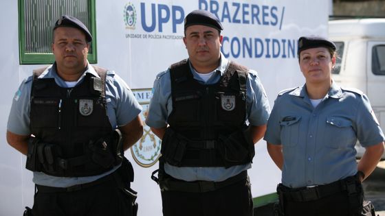 Die Befriedungspolizei ist im Einsatzin der Favela Morro do Foguteiro in Rio de Janeiro. Foto: Adveniat/Henning