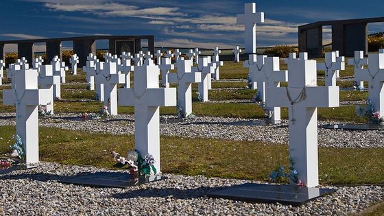 Argentinischer Friedhof auf den Falkland-Inseln. Foto: Chris Harris, CC BY-SA 2.0
