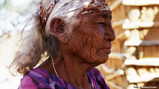 Indigene Wayuu-Frau aus der Guajira-Wüste, Kolumbien. Foto: Adveniat/Escher.