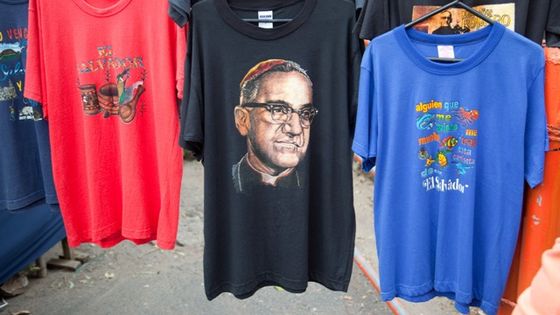 Die Verehrung Oscar Romeros in El Salvador ist grenzenlos. Überall im Land finden sich Bilder und Gemälde, die an ihn erinnern. Foto: Adveniat/Steffen.