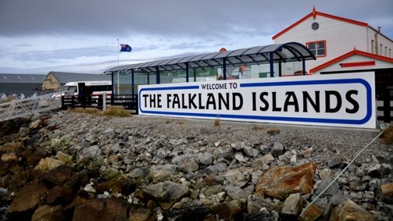 Die Falklandinseln werden auch Malwinen genannt und sind eine Inselgruppe im südlichen Atlantik. Foto: Victor, CC BY 2.0.