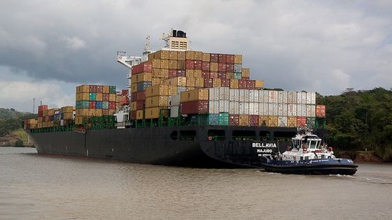Die Erweiterung des Panama-Kanals ermöglicht noch größeren Containerschiffen die Durchfahrt. Foto: Karen Sheets de Gracia, CC BY-NC 2.0