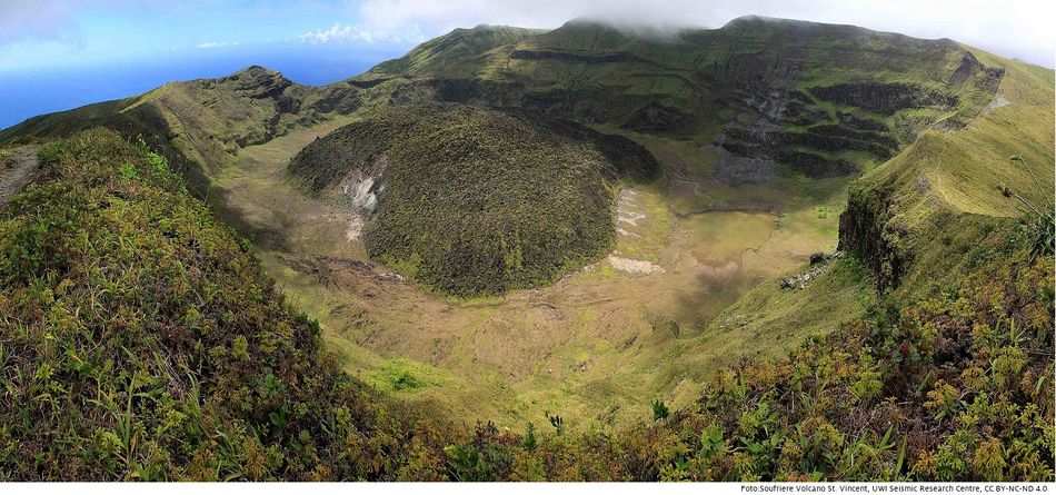 Krater des Vulkans La Soufrière auf der Karibikinsel St. Vincent. Foto: Soufriere Volcano St. Vincent​​​​​​​, UWI Seismic Research Centre, CC BY-NC-ND 4.0
