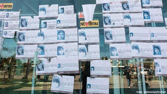Im Bundesstaat Chihuahua sind einige Städte übersät mit Suchplakaten der vielen verschwundenen Menschen. Das neue Gesetz soll die Suche nach ihnen fördern.