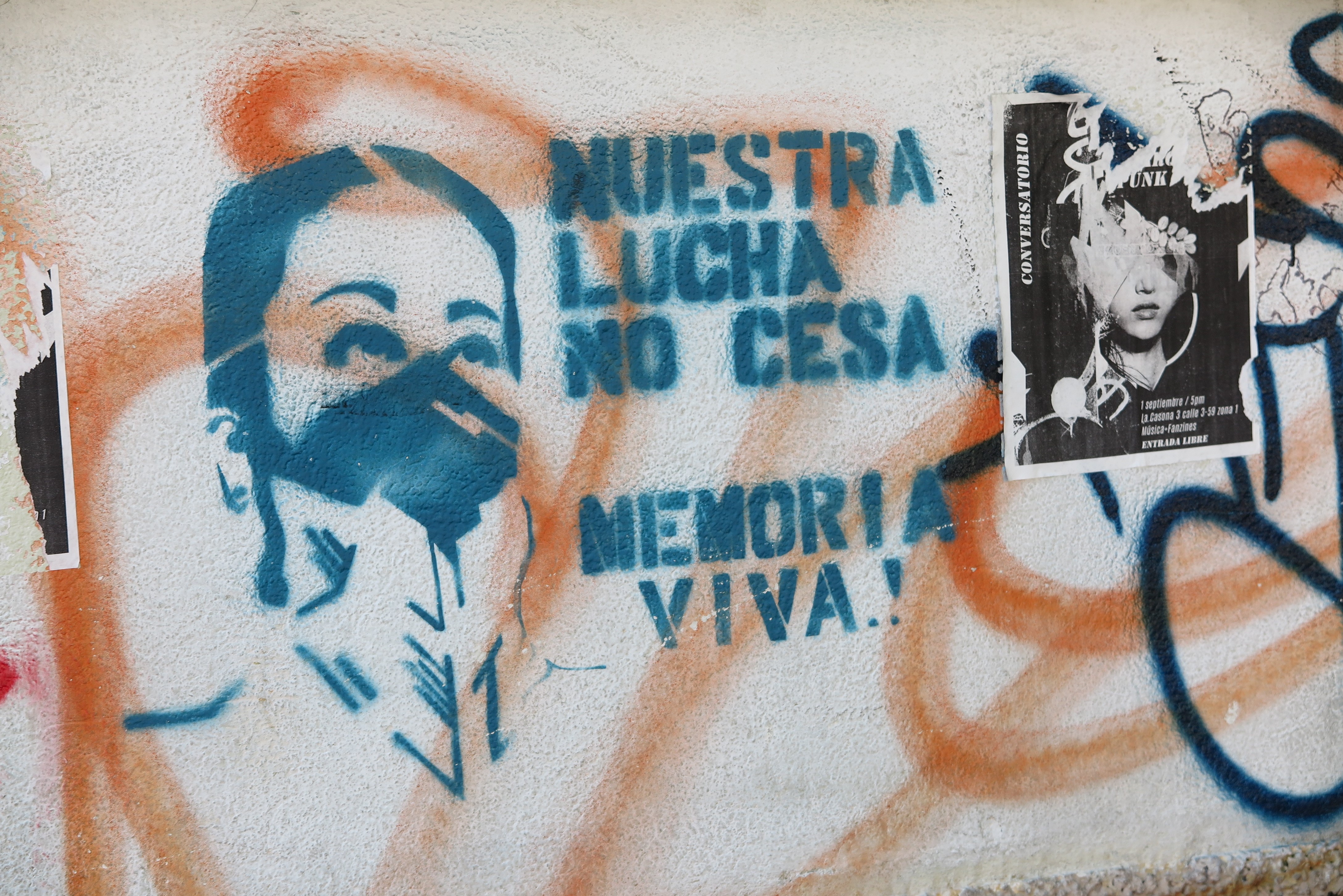 Graffiti "Unser Kampf endet nicht - die Erinnerung lebt" in Guatemala-Stadt.