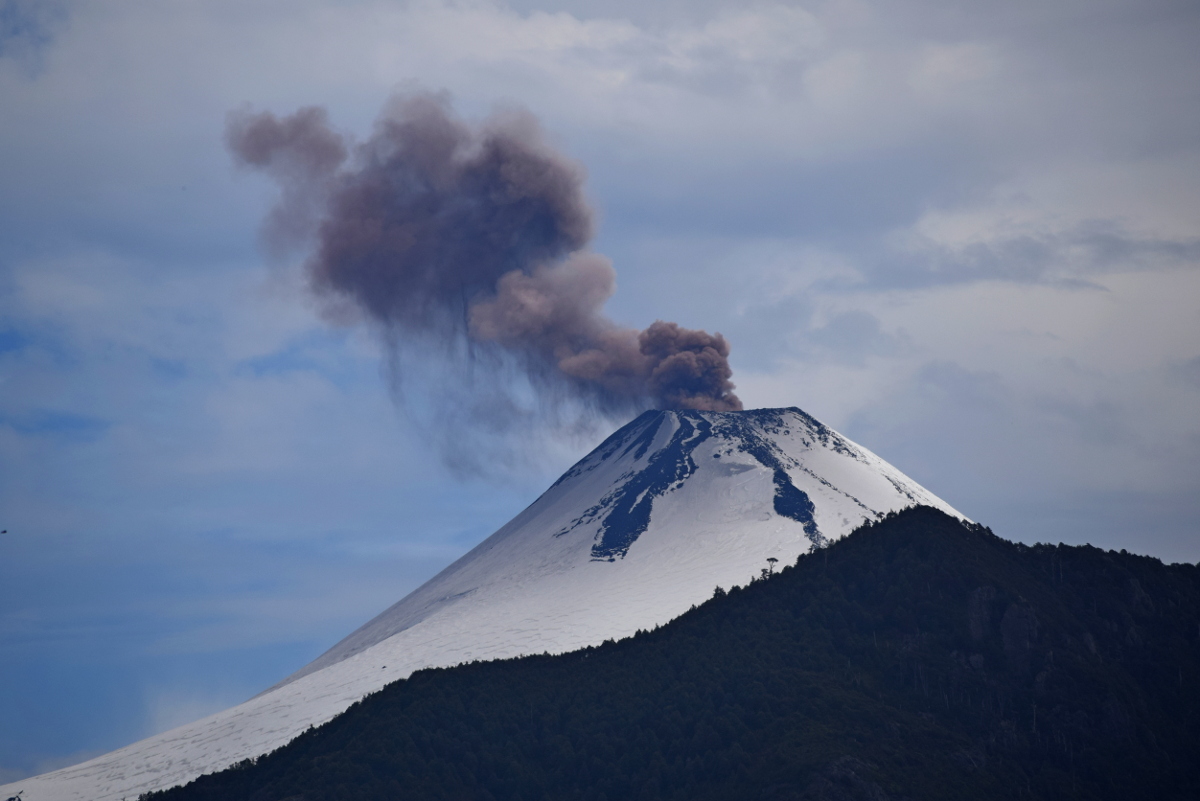 Chile: Vulkan Villarrica spuckt Asche - Blickpunkt Lateinamerika