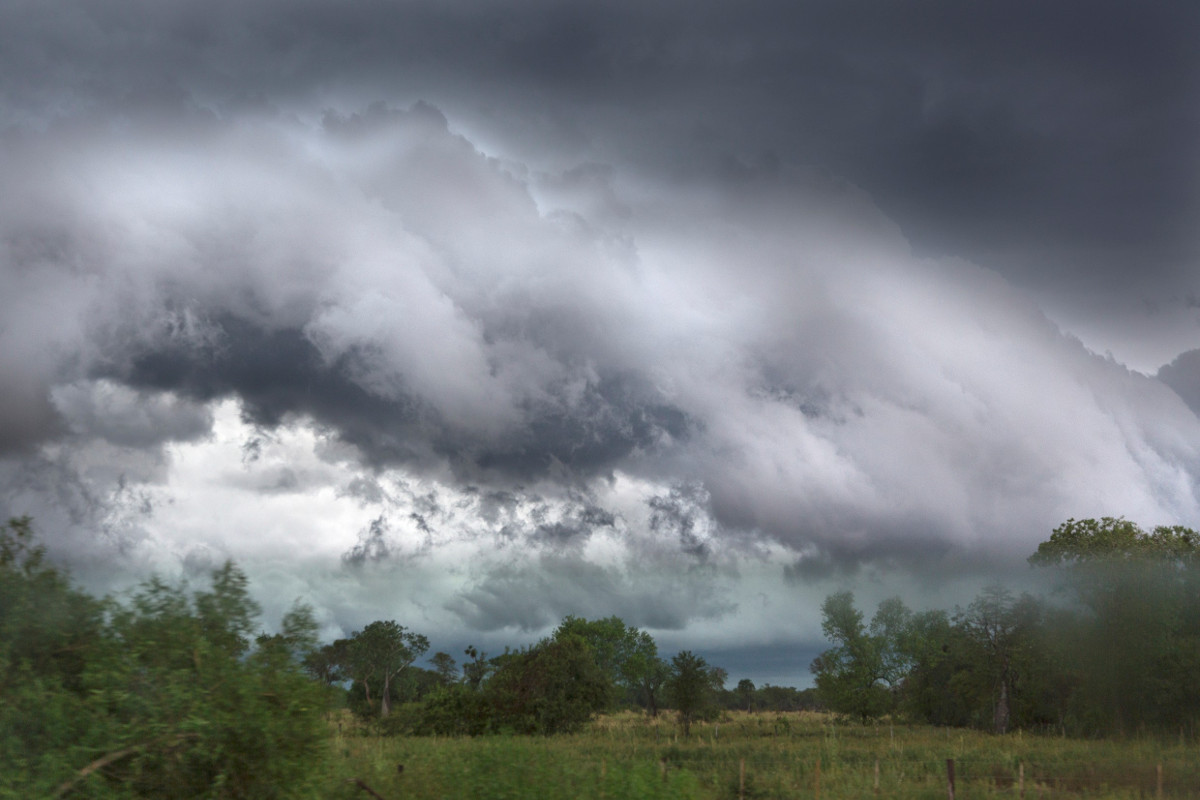 Regen- und Gewitterwolken über der Chaco-Savanne, Paraguay. Symbolfoto: Adveniat/Jürgen Escher