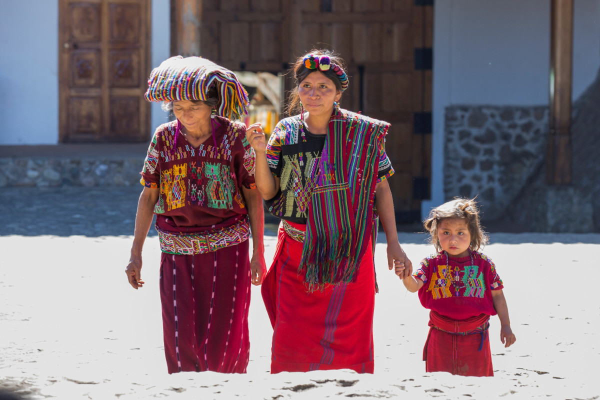 Gewalt gegen Frauen bleibt in Guatemala meistens straflos. Symbolfoto (Indigene Frauen vom Volk der Ixil): Adveniat/Achim Pohl