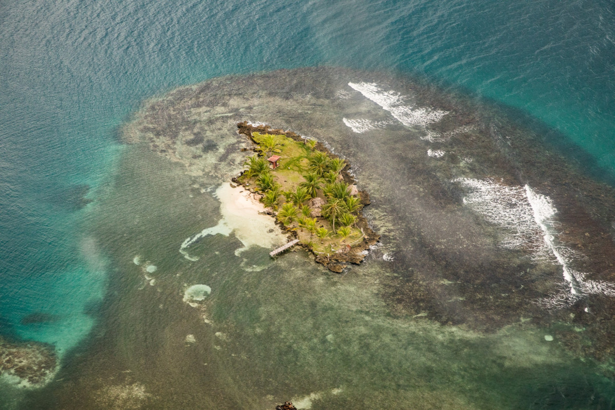 Die Insellandschaft von Kuna Yala vor Panama ist vom steigenden Meeresspiegel bedroht. Foto: Adveniat/Achim Pohl