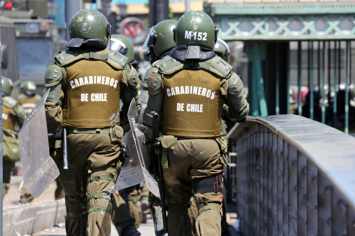 Bewaffnete Polizisten in Santiago de Chile. Foto (Symbolbild): Adveniat/Matthias Hoch