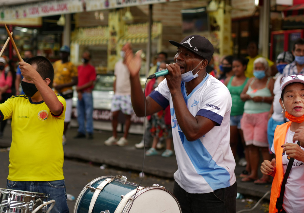 Trommler beim Straßenprotest in Cali, Kolumbien. Foto: Adveniat/Antonia Schaefer