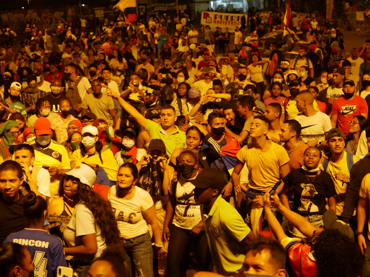 Kritiker des neuen Sicherheitsgesetzes in Kolumbien befürchten die Kriminalisierung sozialer Proteste, wie hier im Mai 2021 in Cali. Foto: Adveniat/Antonia Schaefer