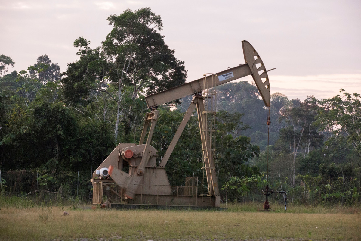 Erdöl-Pumpstation an der Via Auca in Ecuador. Foto (Symbolfoto): Adveniat/Achim Pohl