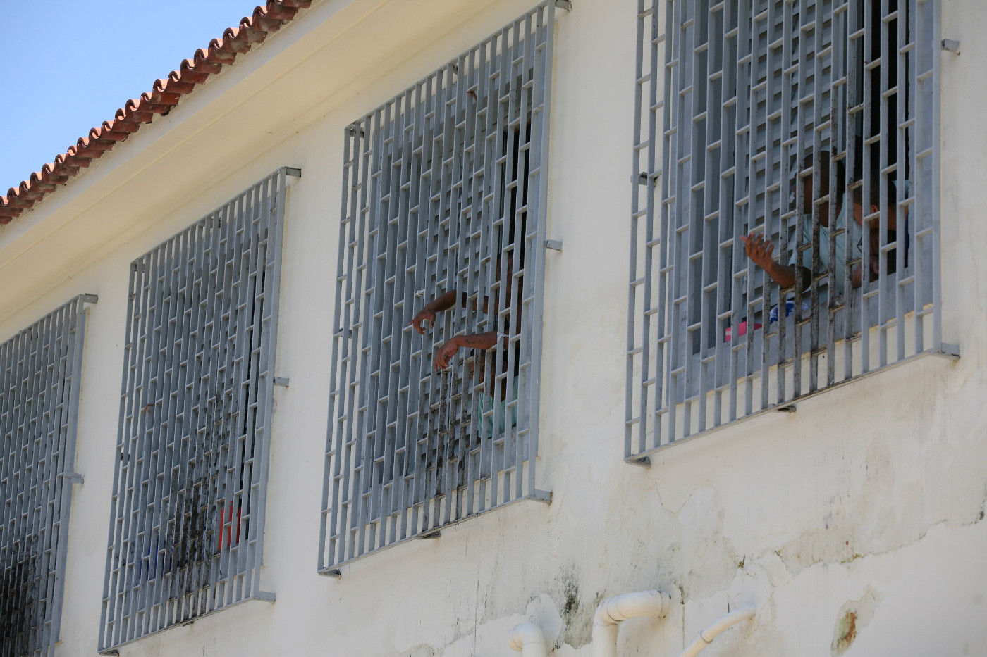 Hinter Gittern: Jugendliche in einem Untersuchungsgefängnis für Straftäter unter 18 Jahren in Rio de Janeiro, Brasilien. Foto (Symbolbild): Adveniat/Bastian Bernhardt