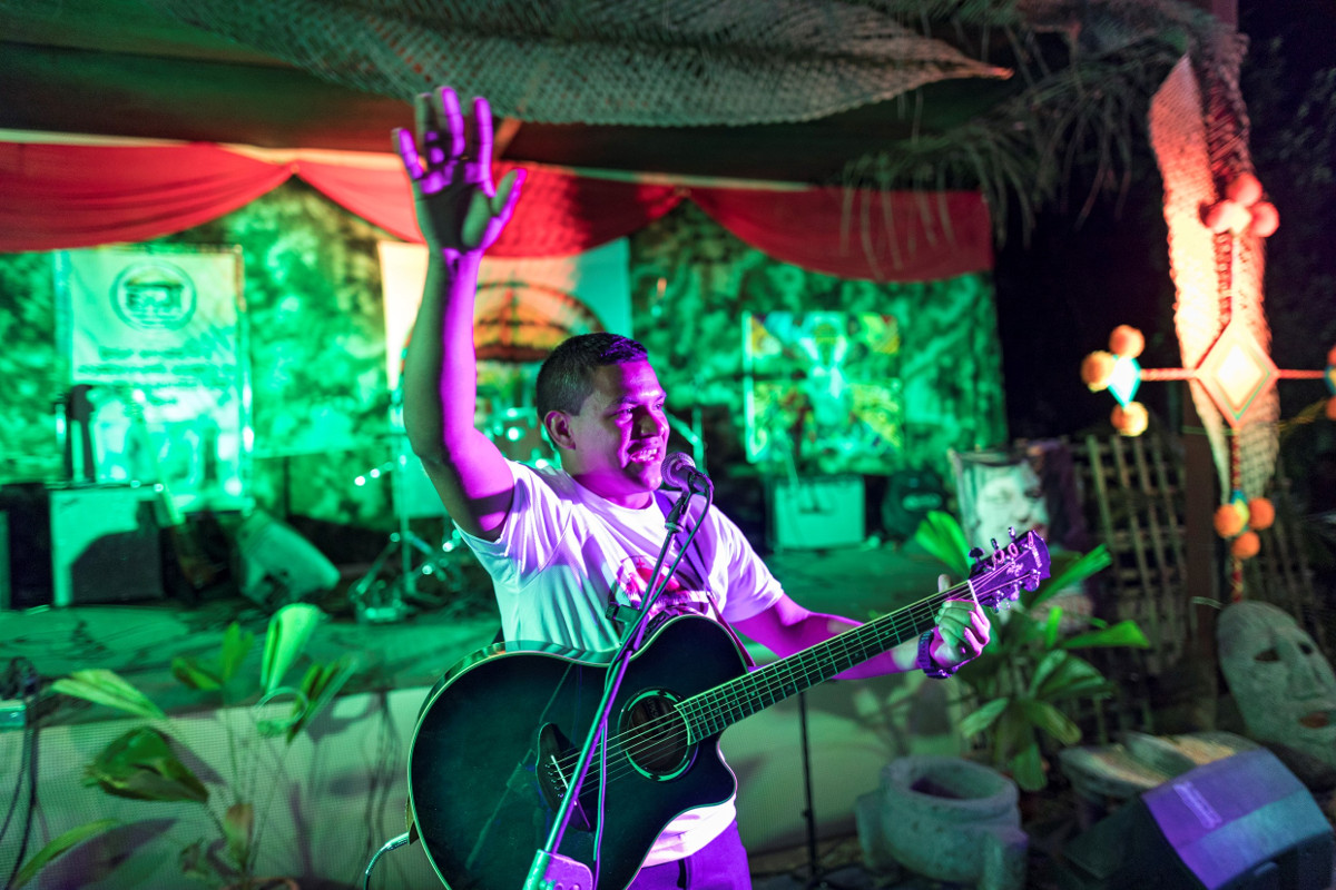Eine populäre Musikgruppe aus Panama beim Welttreffen Indigener Jugendlicher 2019 in Soloy, Panama. Foto (Symbolbild): Adveniat/Jürgen Escher