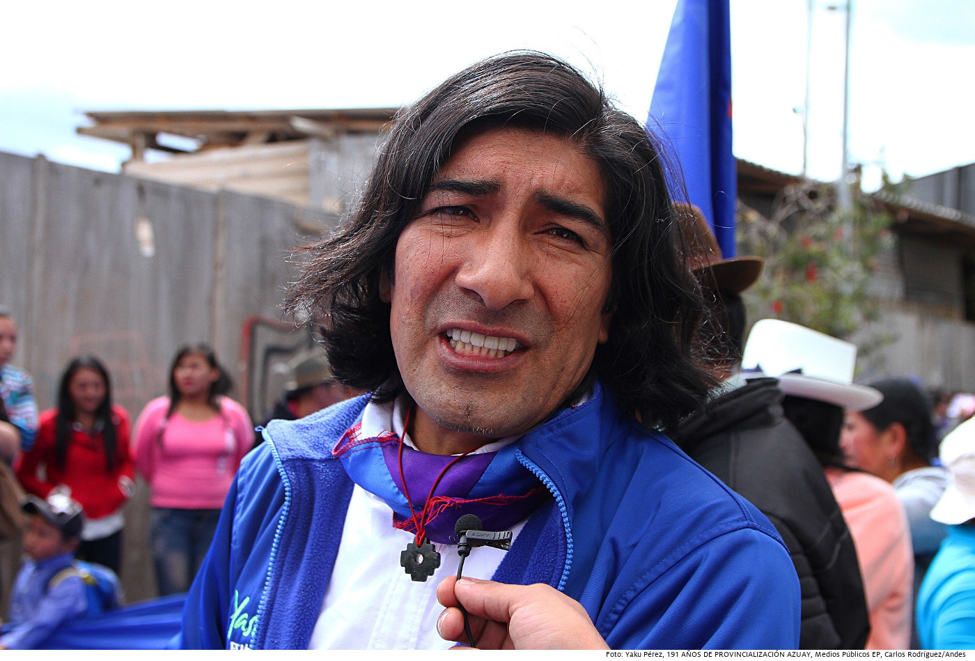 Yaku Pérez war 2021 Präsidentschaftskandidat der indigenen Partei Pachakutik. Foto (2015): 191 AÑOS DE PROVINCIALIZACIÓN AZUAY, Medios Públicos EP, Carlos Rodríguez/Andes, CC BY-SA 4.0