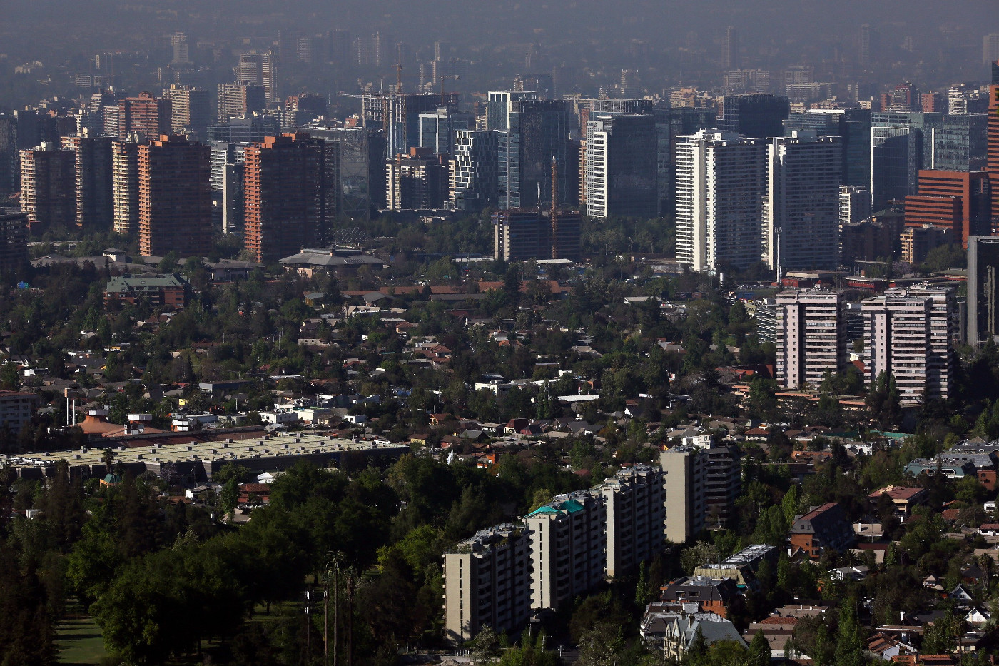 Die Skyline von Chiles Hauptstadt Santiago. Foto: Adveniat/Matthias Hoch