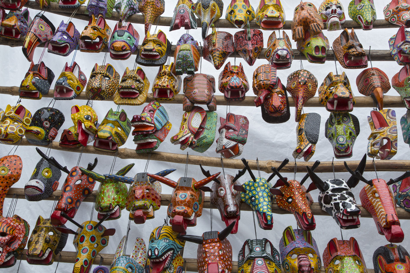 Indigene Masken auf dem Markt in Chichicastenango, Guatemala. Symbolfoto: Adveniat/Jürgen Escher