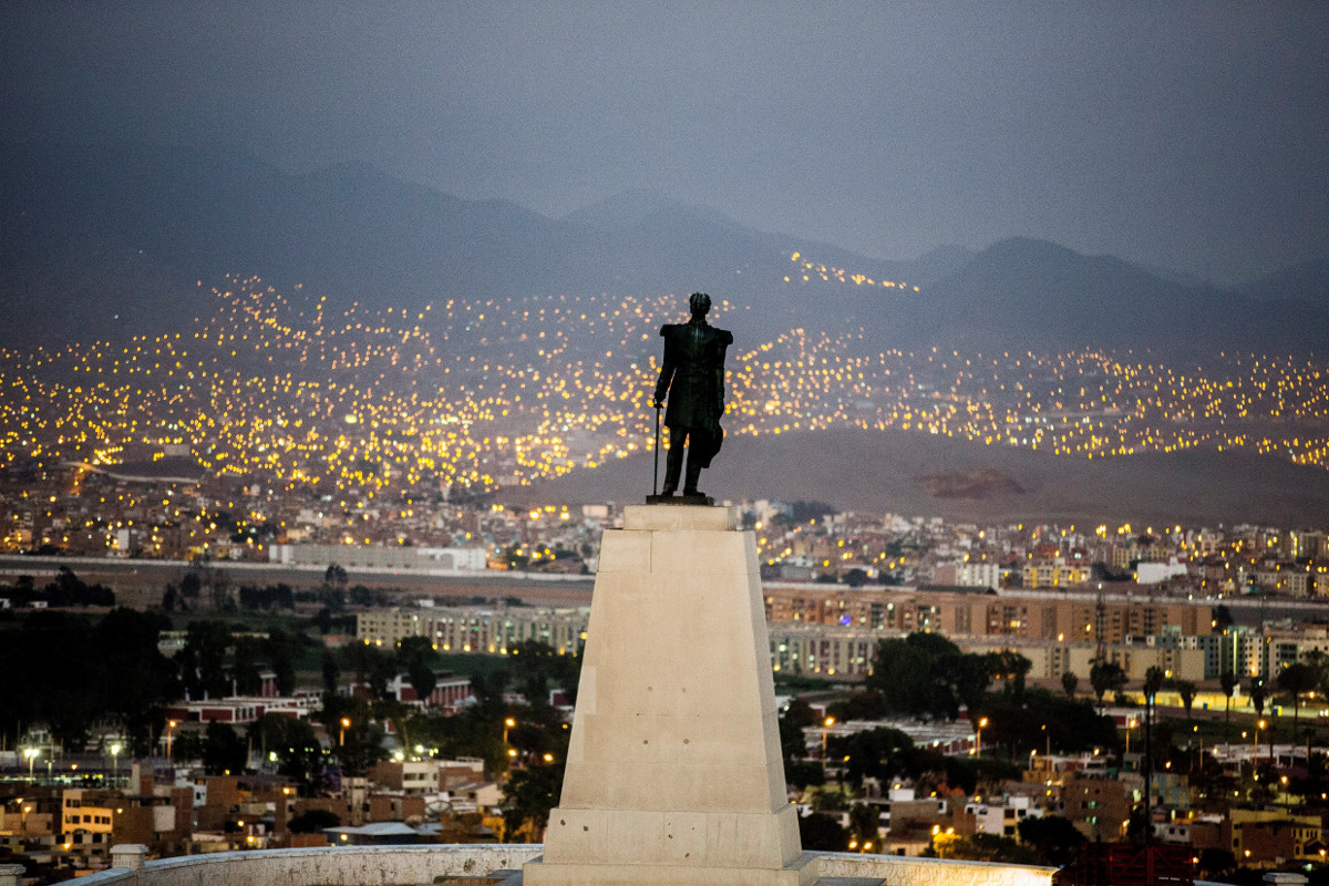 Abendstimmung in Perus Hauptstadt Lima. Foto: Adveniat/Achim Pohl