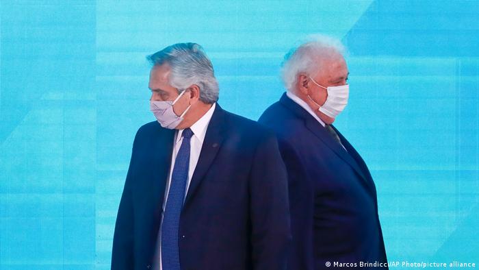 Gehen in Buenos Aires künftig getrennte Wege: Präsident (l.) und Gesundheitsminister. Foto: Marcos Brindicci/AP Photo/picture alliance
