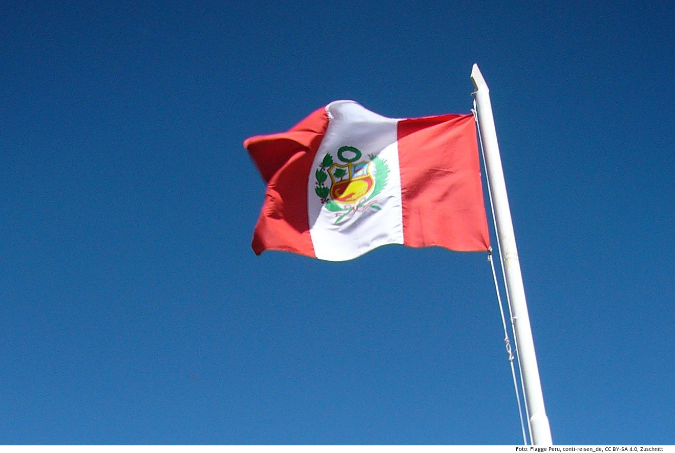 Flagge von Peru. Symbolbild: Flagge Peru, conti-reisen_de, CC BY-SA 4.0​​​​​​​, Zuschnitt