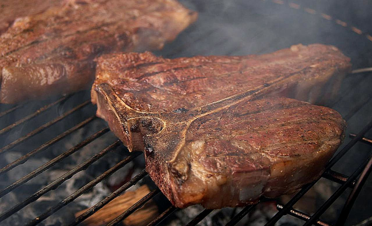 Steak auf dem Grill. Foto (Symbolbild): Flickr, CCO1.0